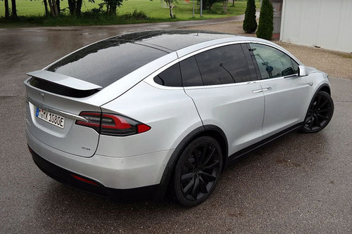  Tesla Model X 2016