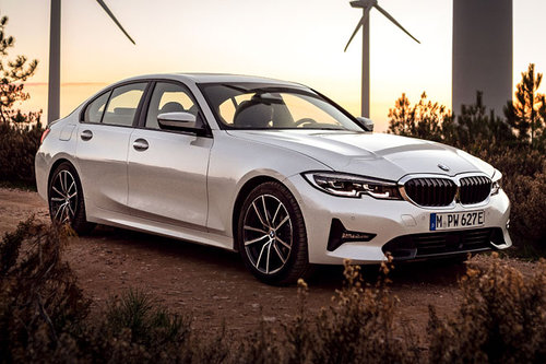 Jetzt mit Plug-in-Hybrid: BMW 330e BMW 330e 2018