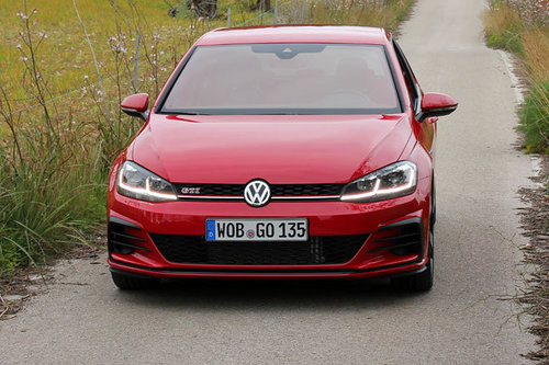 Vergleichstest: VW Golf GTI vs. VW e-Golf VW Golf GTI 2017