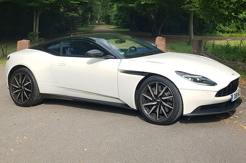 Aston Martin DB11 V8 Coupe - im Test Aston Martin DB11 V8 Coupe 2018
