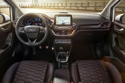Ford-Umfrage: Was Autofahrern wichtig ist Ford Fiesta Vignale Cockpit 2017