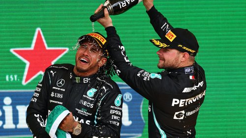 Bottas über Mercedes-Jahre Valtteri Bottas blieb oft nicht anderes übrig, als Teamkollege Lewis Hamilton zu feiern