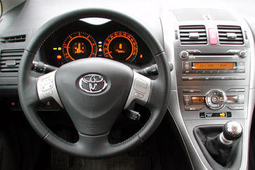 Toyota Auris 2,2 D-4D - im Test 