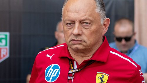Teamchef Vasseur räumt ein Ferrari-Teamchef Frederic Vasseur im Formel-1-Fahrerlager in Monaco 2025