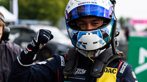 DTM-Rennen Nürburgring 1 Jack Aitken holt erst die Pole, und dann auch den Sieg