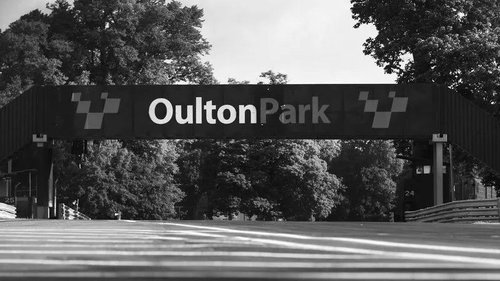 Britische Supersport-Serie Im Supersport-Rennen im Oulton Park verunglückten zwei Fahrer tödlich