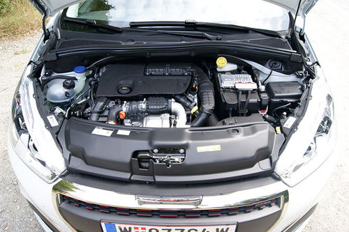 AUTOWELT | Peugeot 208 1.6 BlueHDi 120 GT Line - im Test | 2015 