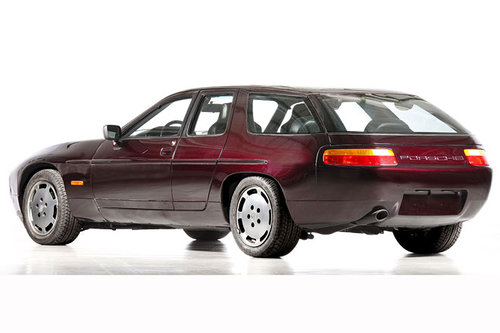 Oldtimer Grand Prix: Porsche feiert 928 Porsche 928 Viertürer Einzelstück 1984
