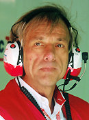 <b>...</b> Formel 1 im Jahre 2002 von seinem Chefdesigner <b>Gustav Brunner</b> getrennt. - 08c91eed4e6ff4c8db62284a27908d64