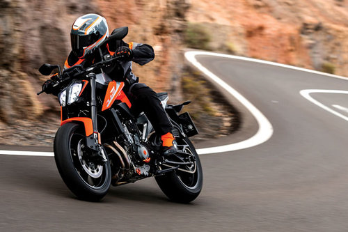 Ab sofort erhältlich: KTM 790 Duke KTM 790 Duke 2018