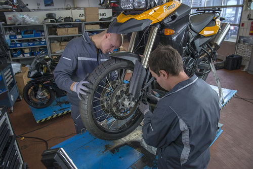 So macht man sein Motorrad frühlingsfit