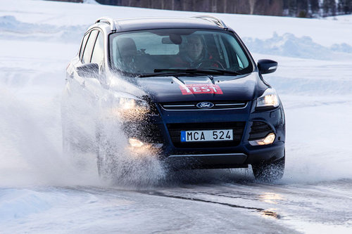 Winterreifentest von ARBÖ und Partnern 2017 Ford Kuga Winterreifentest 2017