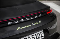  Porsche Panamera Turbo S E-Hybrid