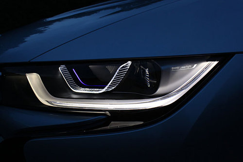 BMW i8: erstes Serienfahrzeug mit Laserlicht 