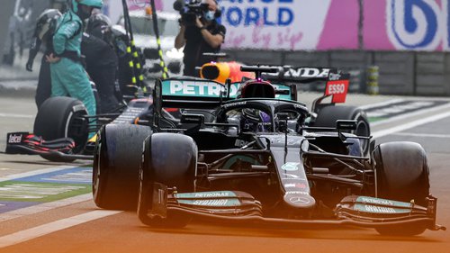 F1 Sotschi 2021: Hamilton triumphiert, Norris tragischer Held Lewis Hamilton verlässt die Boxengasse, Max Verstappen kommt rein