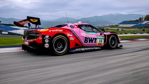 Zwei Reifentöpfe und "Lex Rene Rast" Der neue Pirelli-Spezialreifen steht im Zentrum der DTM-Regeländerungen