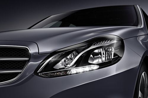 Mercedes S-Klasse serienmäßig mit Voll-LED 