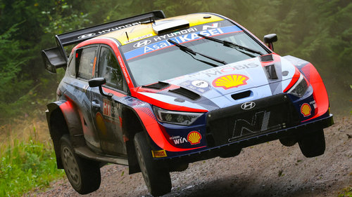 WRC Rallye Finnland 2022: Tänak gewinnt Ott Tänak setzte sich in Finnland gegen die Konkurrenz von Toyota durch