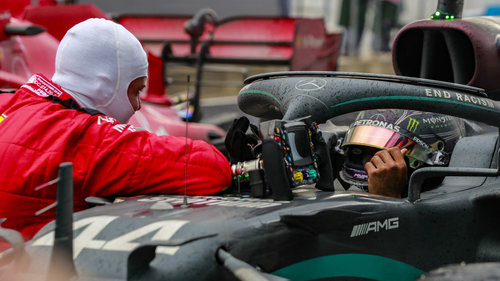 Vettel stellt Hamilton über Schumacher Sebastian Vettel hat Lewis Hamilton in Istanbul neidlos gratuliert