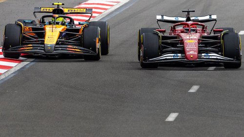 Formel 1 Singapur: Training Lando Norris im McLaren neben Charles Leclerc im Ferrari