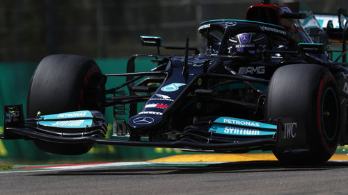 F1-Qualifying Imola: Lewis Hamilton bezwingt Red-Bull-Duo! Lewis Hamilton sicherte sich die Poleposition beim zweiten Saisonrennen