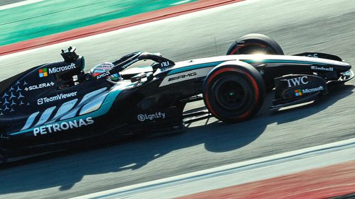 F1 Barcelona "Shakedown": Tag 1 Mercedes und sechs seiner Konkurrenten legten am Montag in Barcelona los