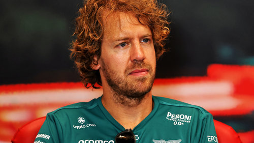Vettel kritisiert Hybridmotoren der Formel 1 Sebastian Vettel findet, dass die Formel 1 nicht genug für die Nachhaltigkeit macht