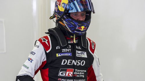 Sebastien Ogier liebäugelt mit LMP2-Einstieg Sebastien Ogier beim Hypercar-Test für Toyota in Bahrain