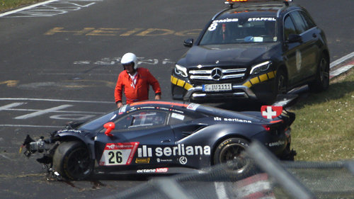 Octane126-Ferrari bei 24h Nürburgring dabei – und er ist gold! Am 8. Mai Totalschaden, am 28. Mai in der Startaufstellung: Der Ferrari von Octane126