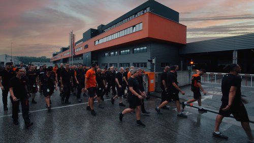 Umsatzeinbruch von 58 Prozent Nach drei Monaten Pause startete bei KTM wieder die Vollproduktion