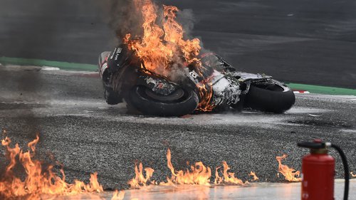 Feuerunfall von Pedrosa in Spielberg! Die Bikes von Lorenzo Savadori und Dani Pedrosa waren danach Kernschrott