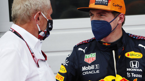 Überlegung, ob der GP von Russland geeignet ist Red-Bull-Motorsportkonsulent Helmut Marko im Gespräch mit Max Verstappen