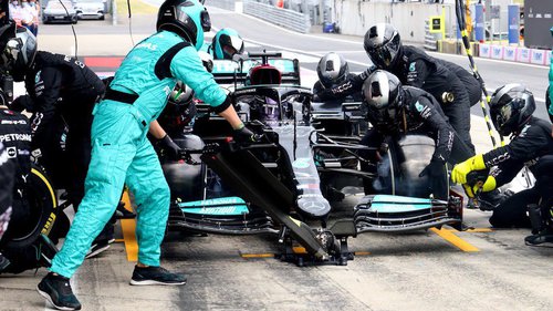 Neue Boxenstopp-Regel bremst Mercedes und Red Bull aus Die Boxenstopps in der Formel 1 wurden von der FIA stärker reglementiert