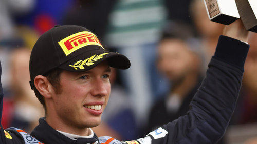 Thierry Neuville crasht beim WRC-Test: Beifahrer Martijn Wydaeghe verletzt! Martijn Wydaeghe hat sich bei einem Testunfall an der Schulter verletzt