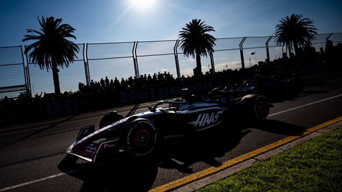 Trümmerteil verletzt Fan bei Melbourne-GP Kevin Magnussen im Haas VF-23 beim Formel-1-Rennen in Australien 2023