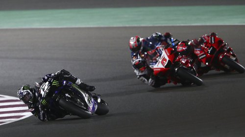 MotoGP Katar: Vinales siegt vor Ducati - Mir verliert P2 auf der Zielgeraden Maverick Vinales schaffte es, die Ducati-Raketen hinter sich zu lassen