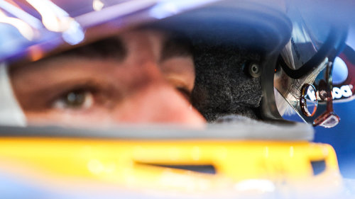 Fernando Alonsos Helmkamera: Ist das die Zukunft der Formel 1? Im Futter von Fernando Alonsos Helm kann man die Kamera erkennen