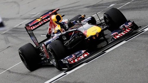 Mit seinem Red Bull von 2011: Sebastian Vettel fährt die Nürburgring Nordschleife Mit dem RB7 wurde Sebastian Vettel im Jahr 2011 zum zweiten Mal Weltmeister