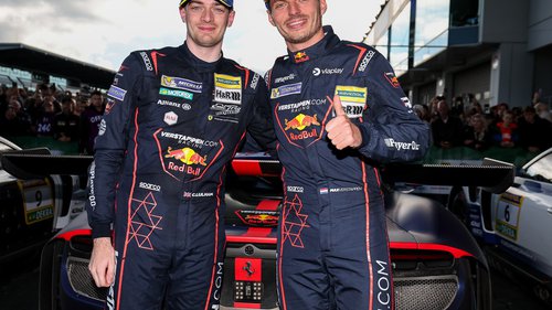 NLS9: Analyse Max Verstappen, hier gemeinsam mit seinem Teamkollegen Chris Lulham, fuhr auf der Nordschleife alles in Grund und Boden