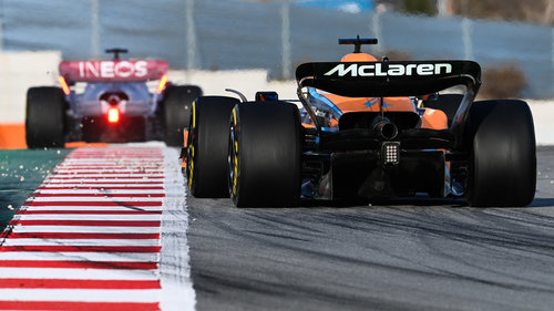 Formel-1-Testfahrten Barcelona: Tag 1/Session 2 McLaren schließt den ersten Testtag als schnellstes Team ab