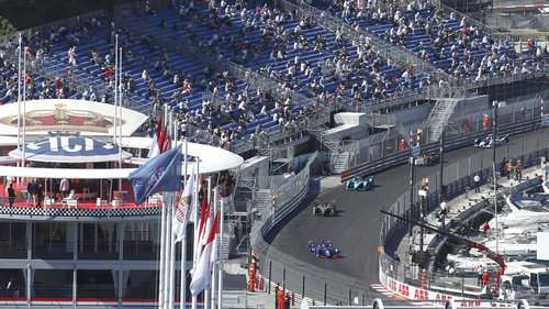 Formel E lässt wieder Fans an die Strecke In Monaco durften erstmals wieder Fans auf die Tribünen