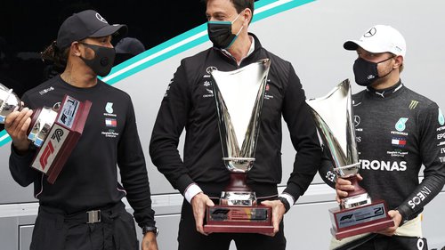 Formel Langweile: Hamilton hätte nach dem Start den TV abgeschaltet Schadet die aktuelle Mercedes-Dominanz der Formel 1?