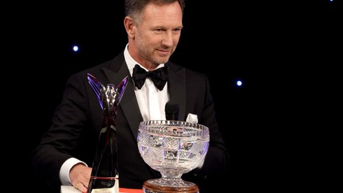 Red Bull Chef schleicht sich bei Mercedes ein Christian Horner bei den Autosport-Awards am Sonntagabend in London