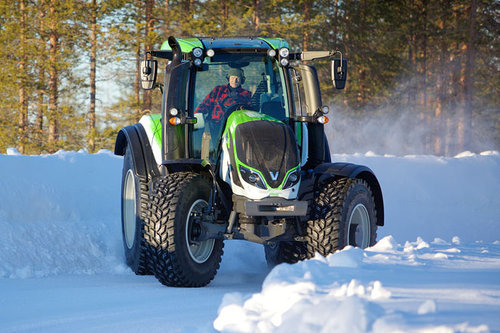 Juha Kankkunen fuhr 130 km/h im Traktor 