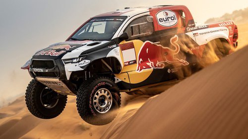 Neuer Motor, größere Reifen: Toyota greift mit neuem Hilux nach Dakar-Sieg Toyota hat den Hilux für die Rallye Dakar grundlegend überarbeitet