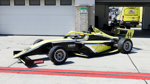 Renauer Motorsport startet in der Formel 4 UAE 
