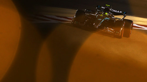 GP von Bahrain: 2. Fr. Training Lewis Hamilton sichert sich im Mercedes W15 die Bestzeit