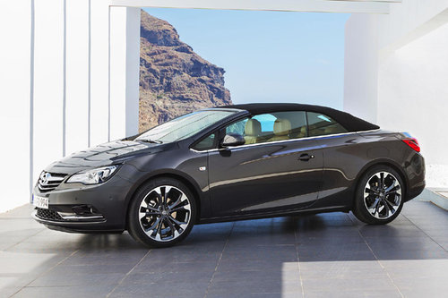 Opels erstes Mittelklasse-Cabrio in Genf 