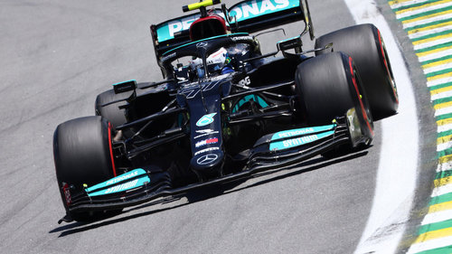 Bottas gewinnt vor Verstappen, Hamilton fährt auf P5 Valtteri Bottas hat sich die Poleposition für das Rennen in Sao Paulo gesichert
