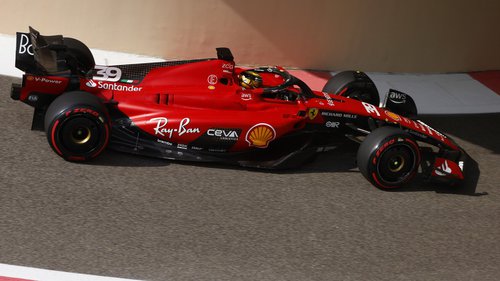 Cadillac Test im November Ferrari SF-23 bei Formel-1-Tests in Abu Dhabi
